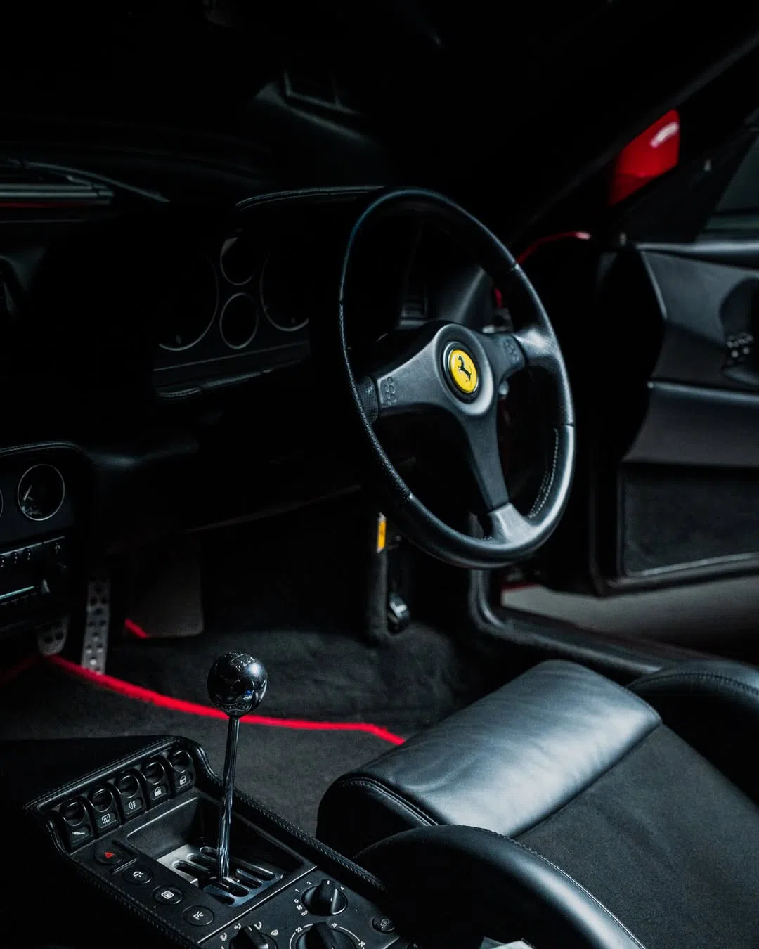 Ferrari F355 Berlinetta - view 8
