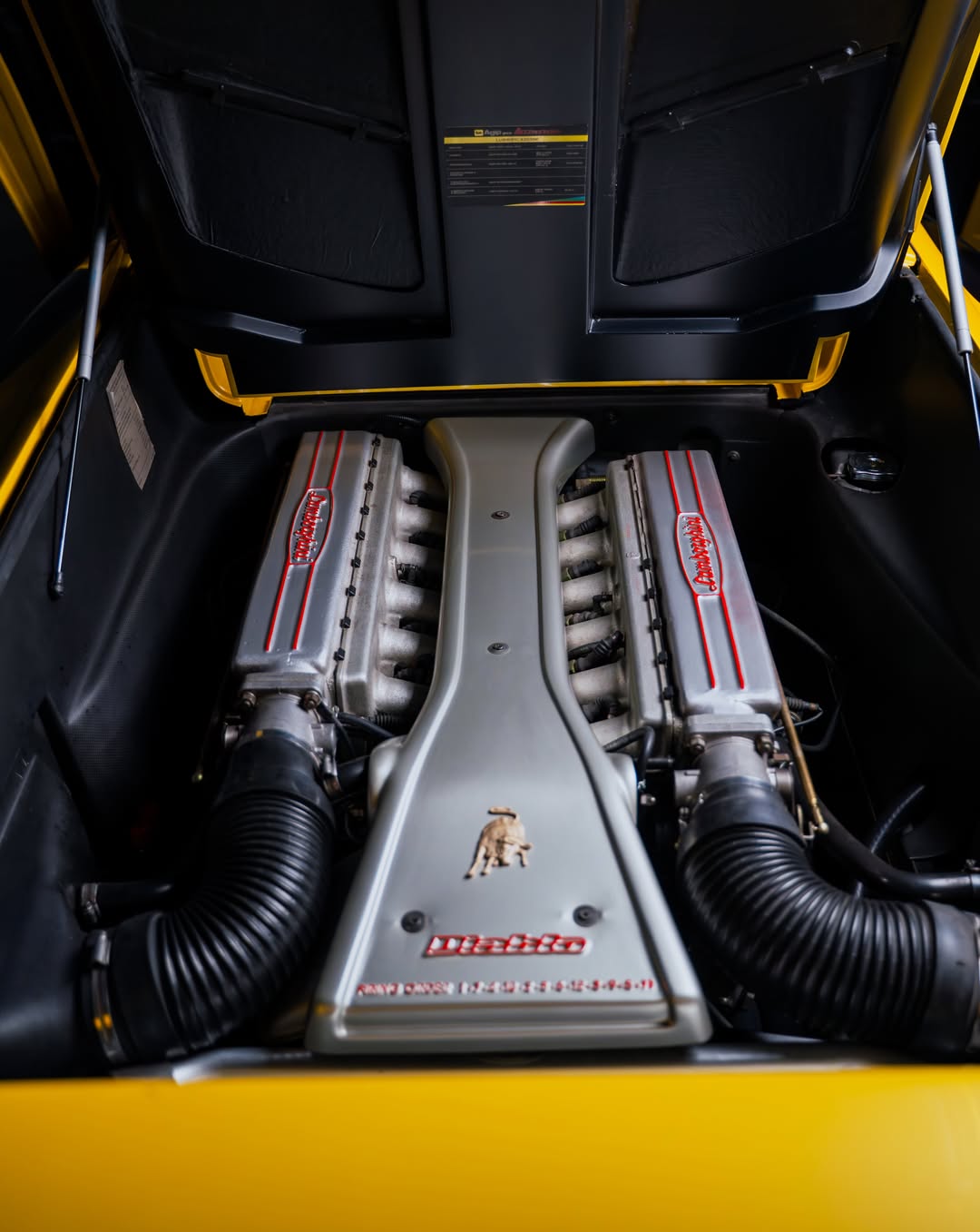 Lamborghini Diablo VT - view 9