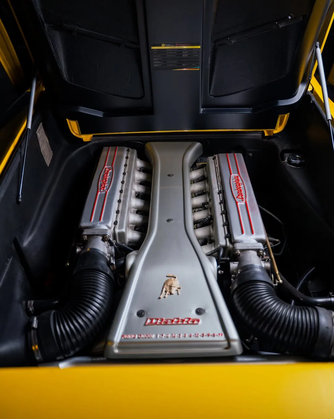 Lamborghini Diablo VT - view 9
