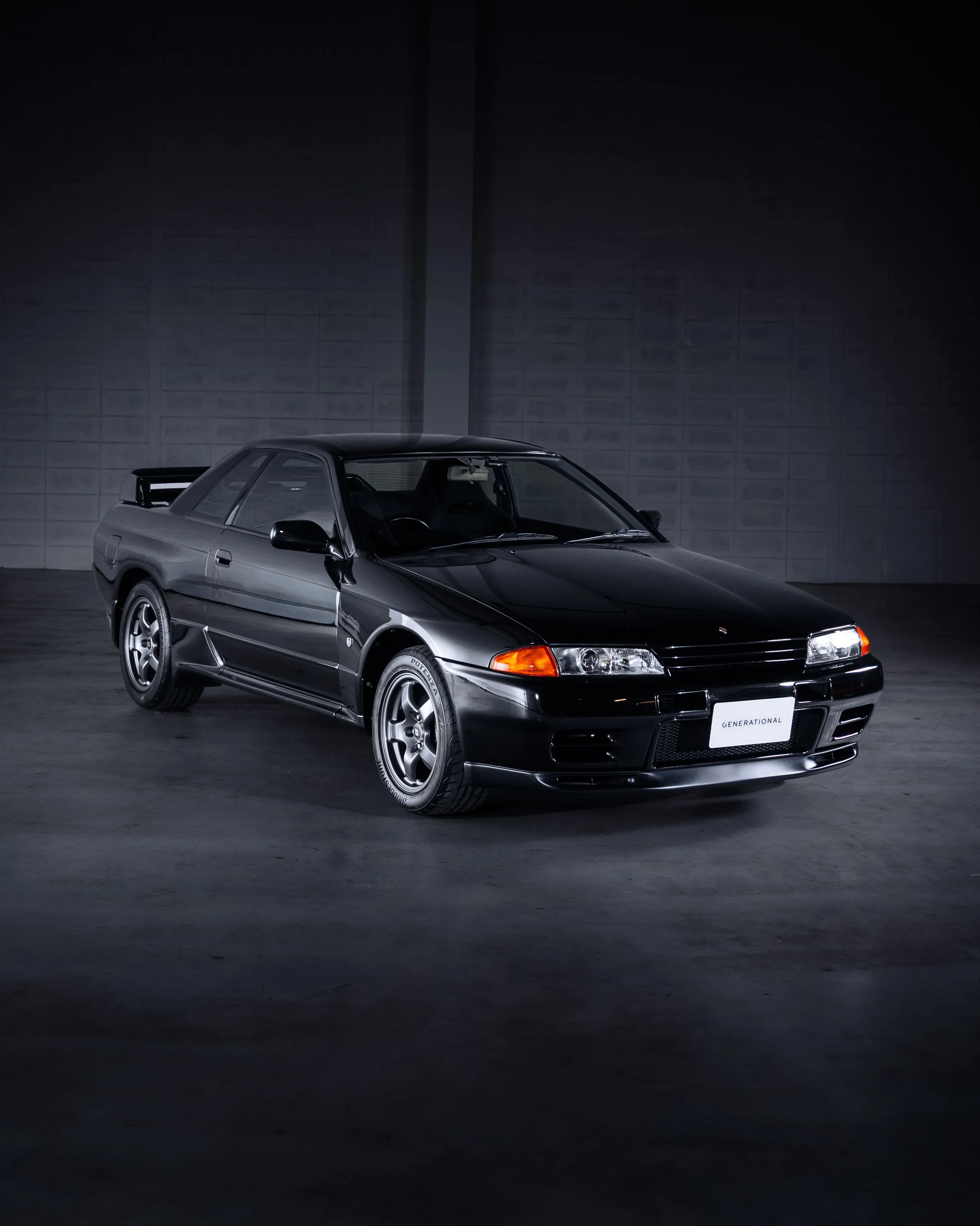 Nissan Skyline GT-R - view 2