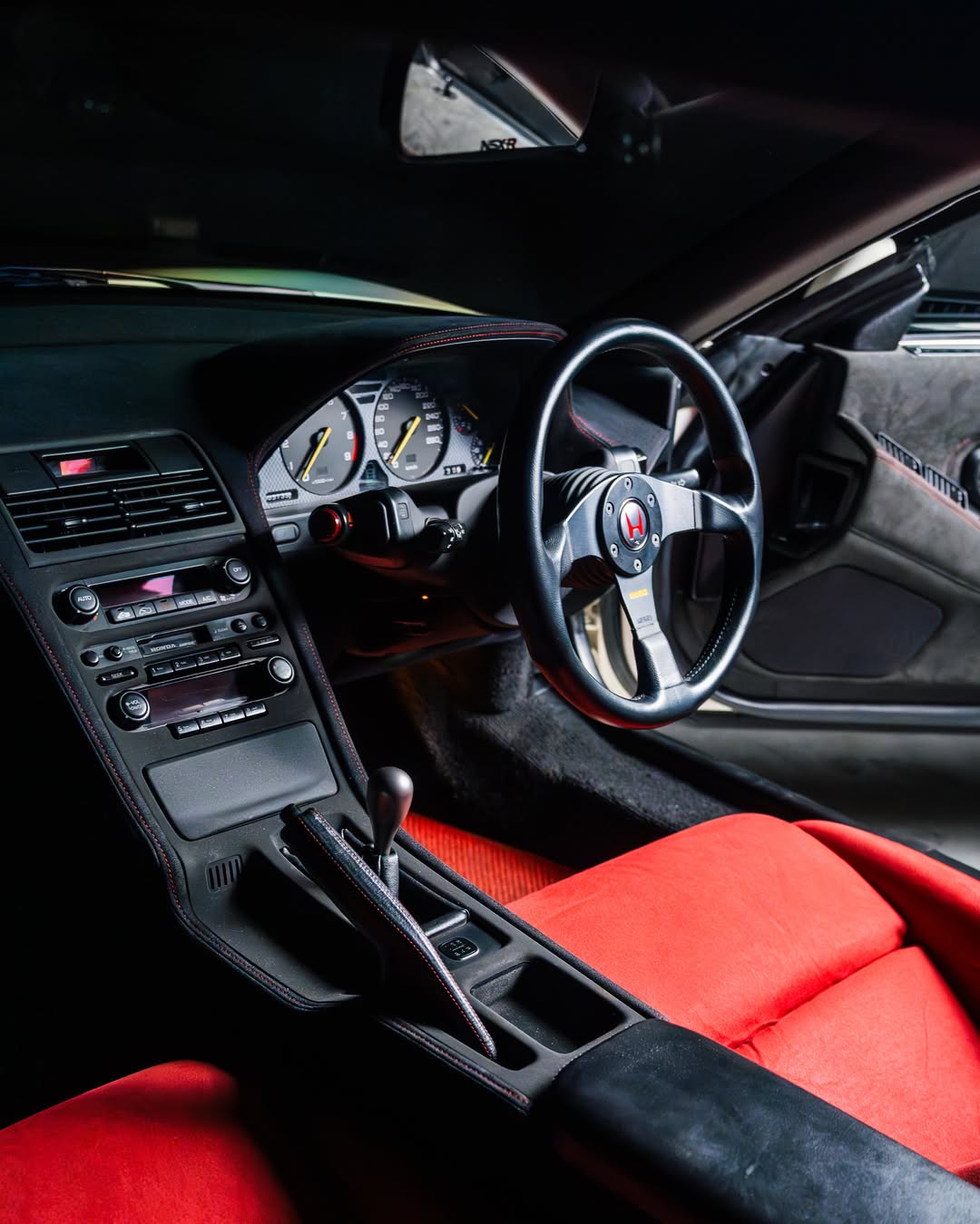 Honda NSX-R - view 9