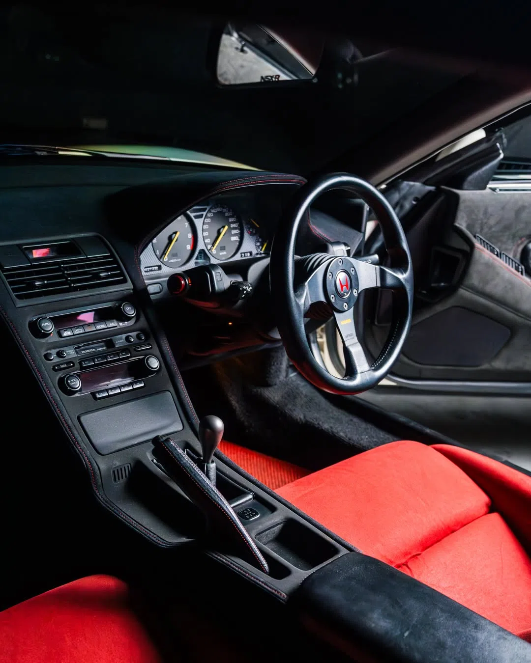 Honda NSX-R - view 9