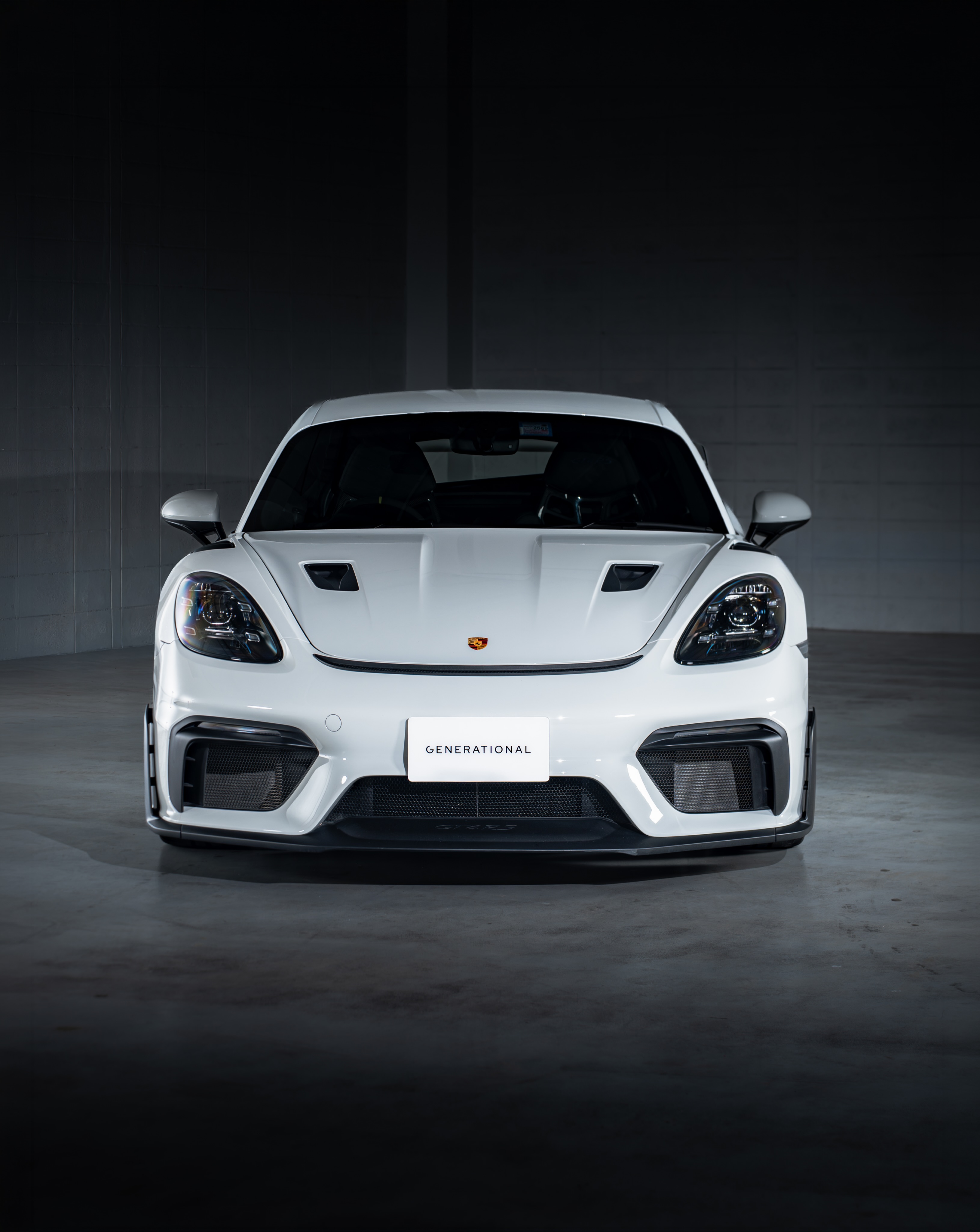 Porsche 718 Cayman GT4 RS - view 1