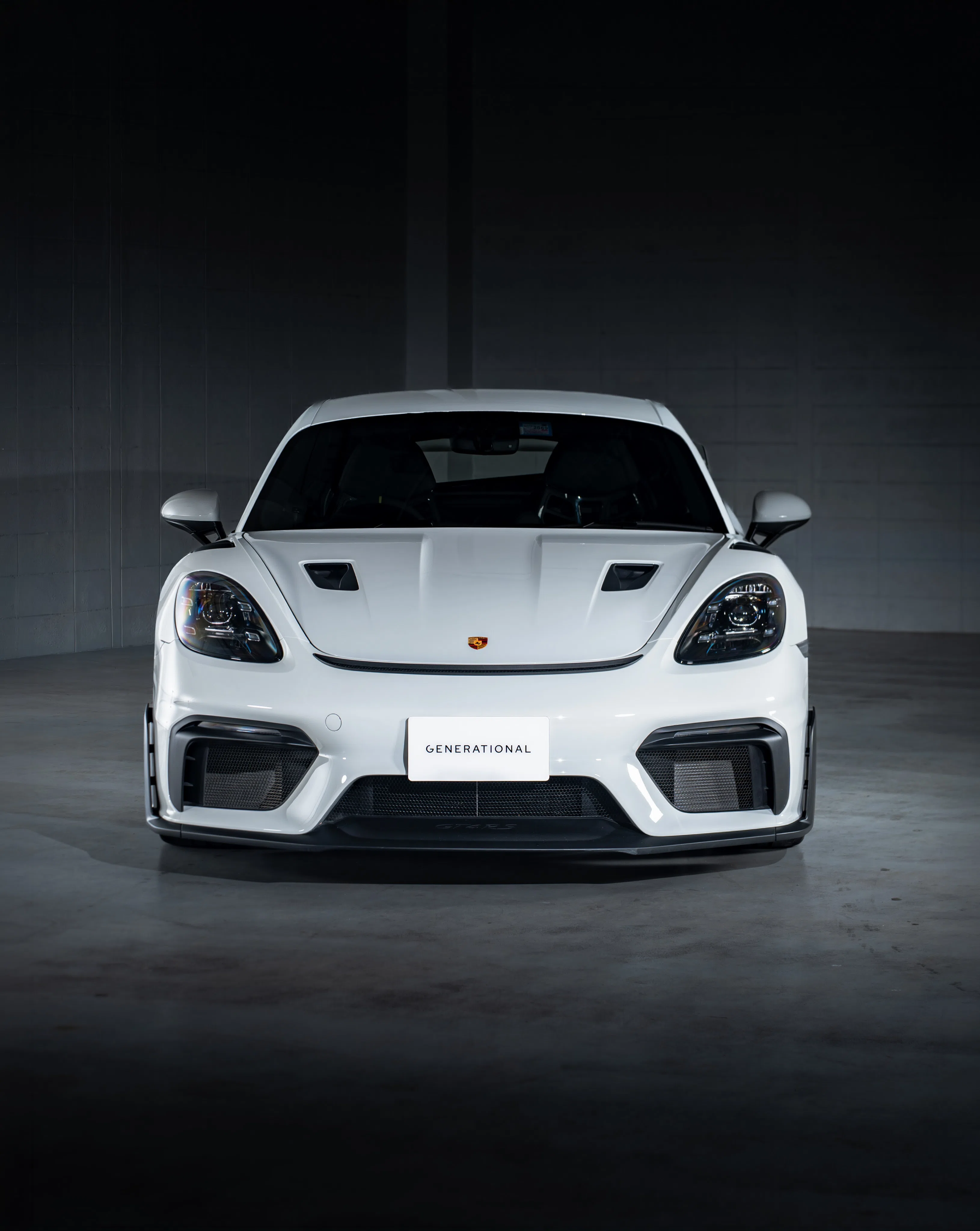 Porsche 718 Cayman GT4 RS - view 1