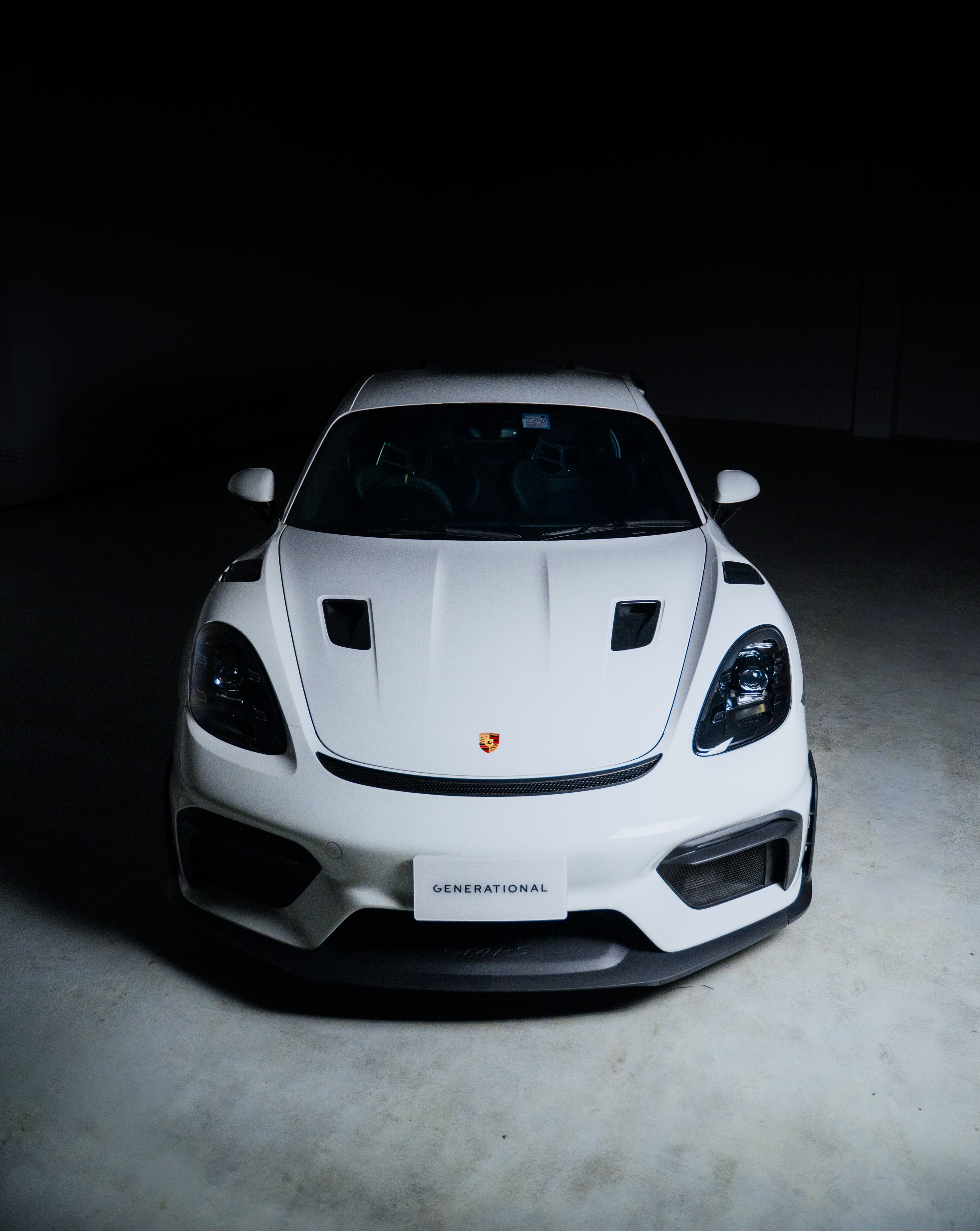 Porsche 718 Cayman GT4 RS - view 10