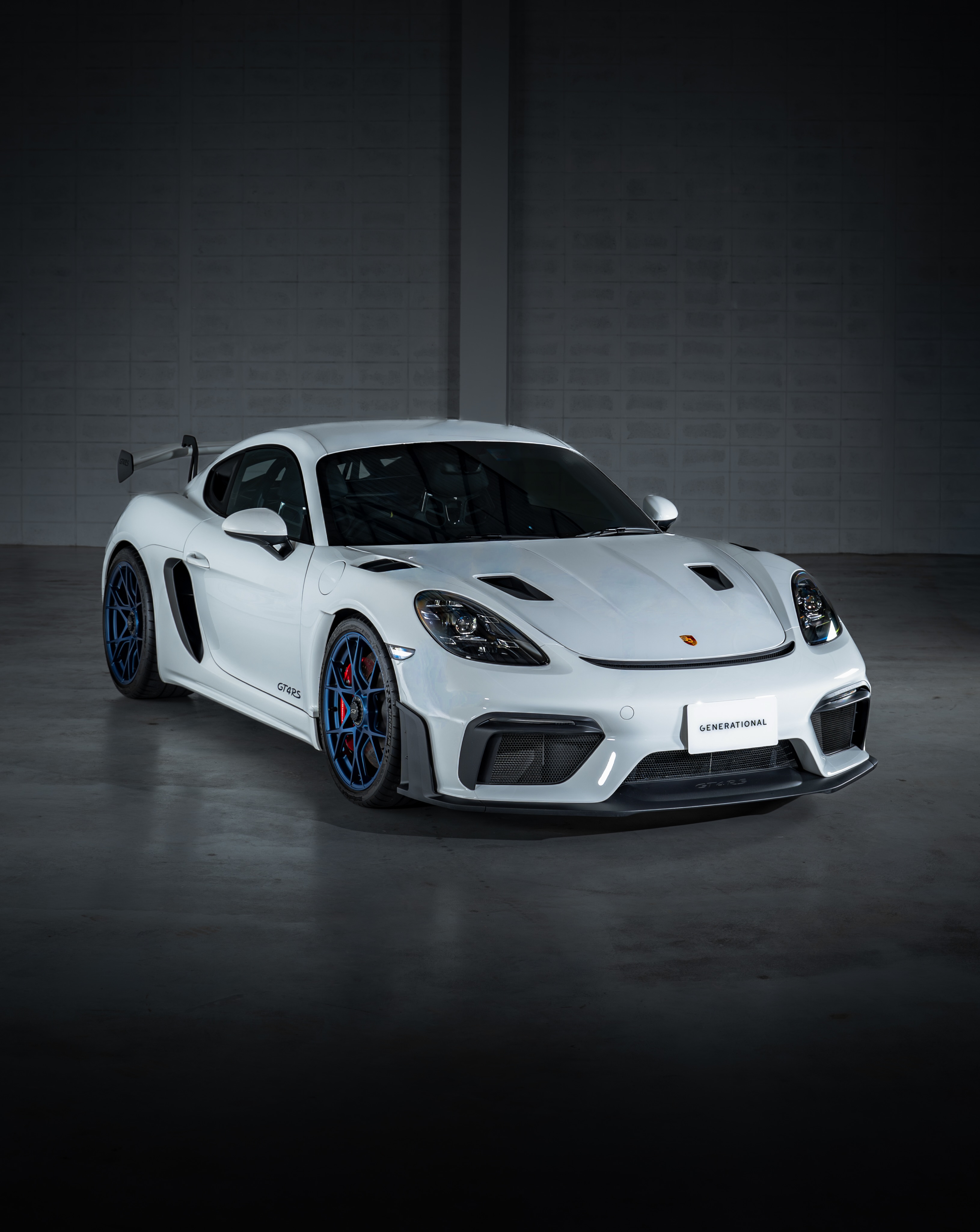 Porsche 718 Cayman GT4 RS - view 2