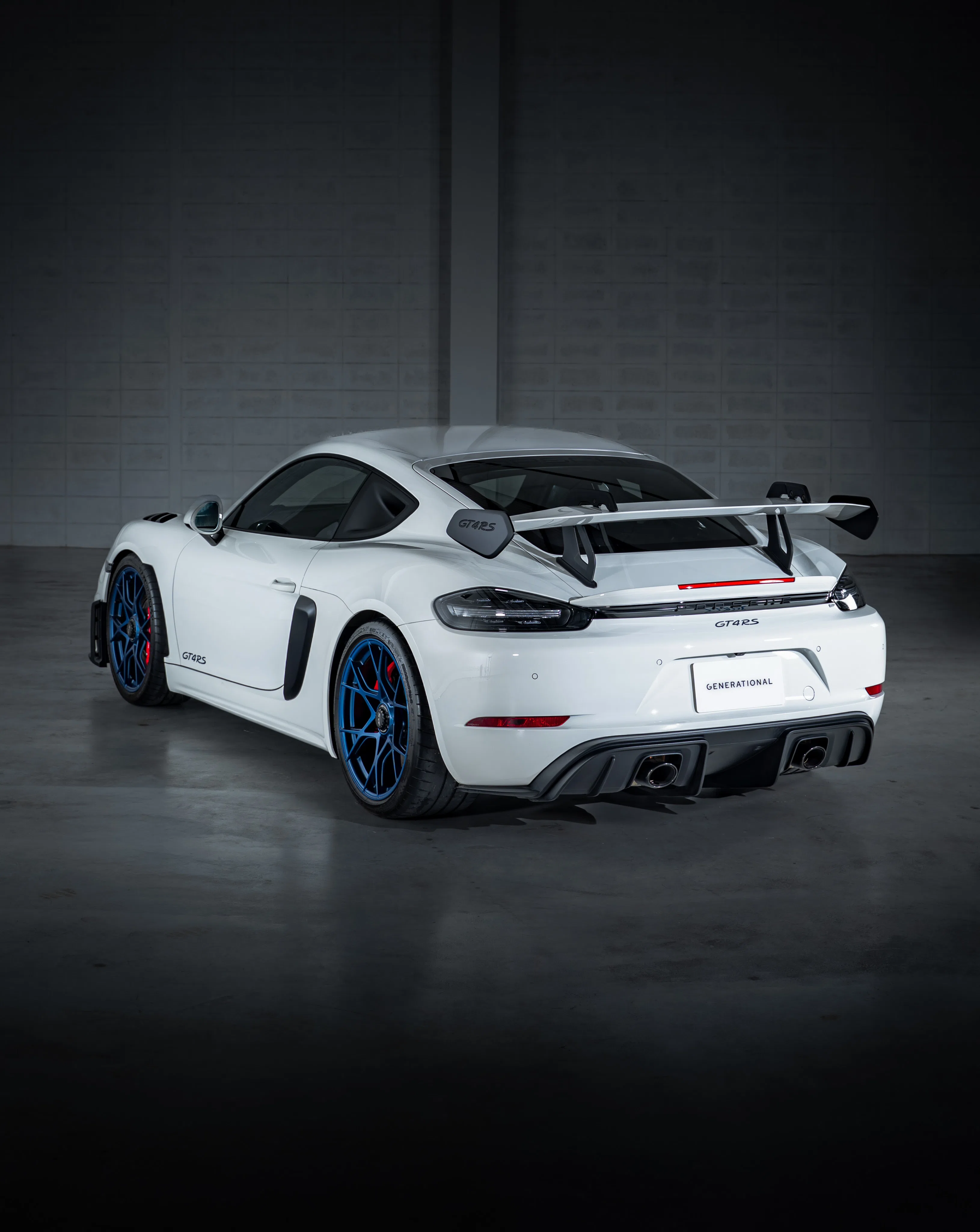 Porsche 718 Cayman GT4 RS - view 3