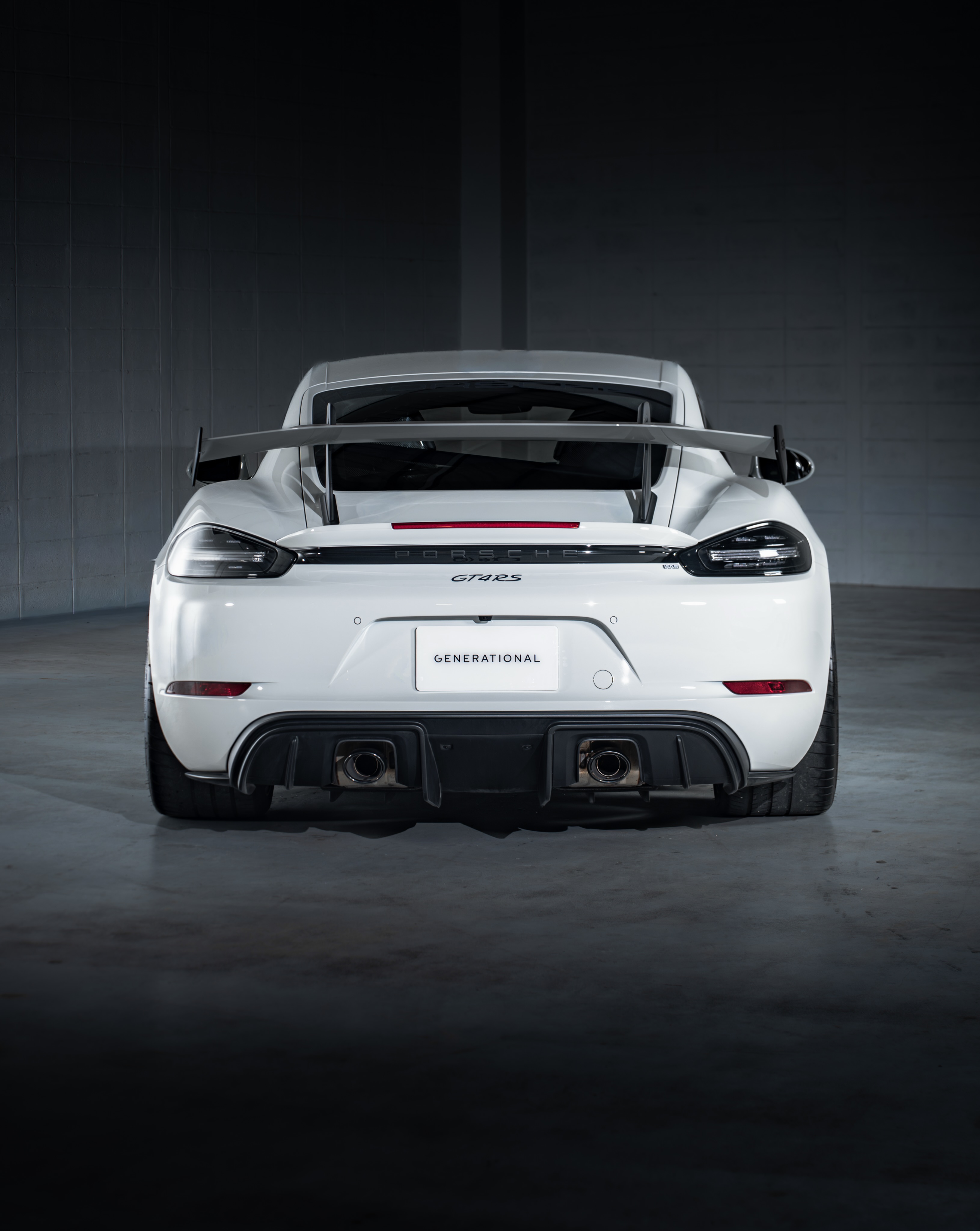 Porsche 718 Cayman GT4 RS - view 4