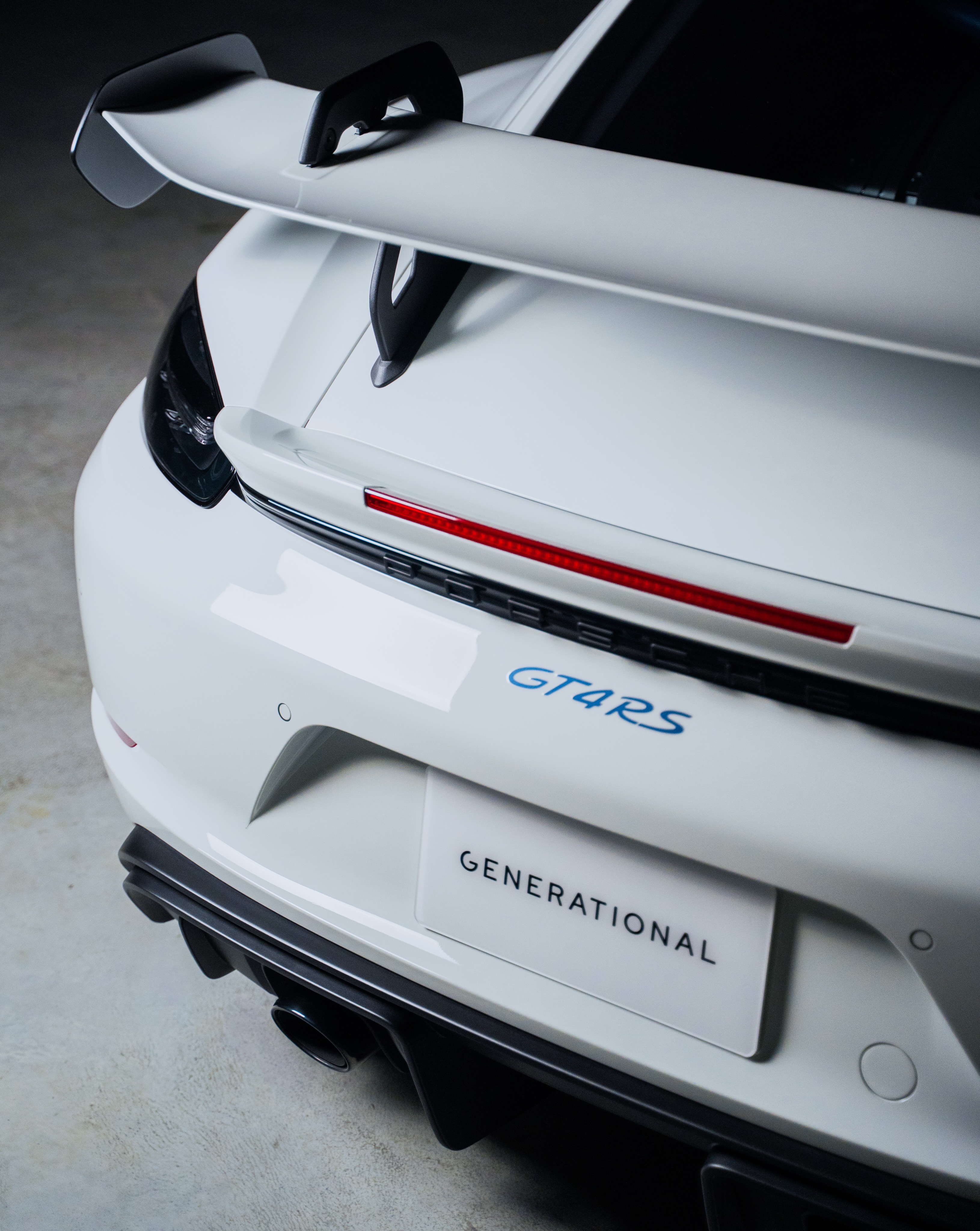 Porsche 718 Cayman GT4 RS - view 6