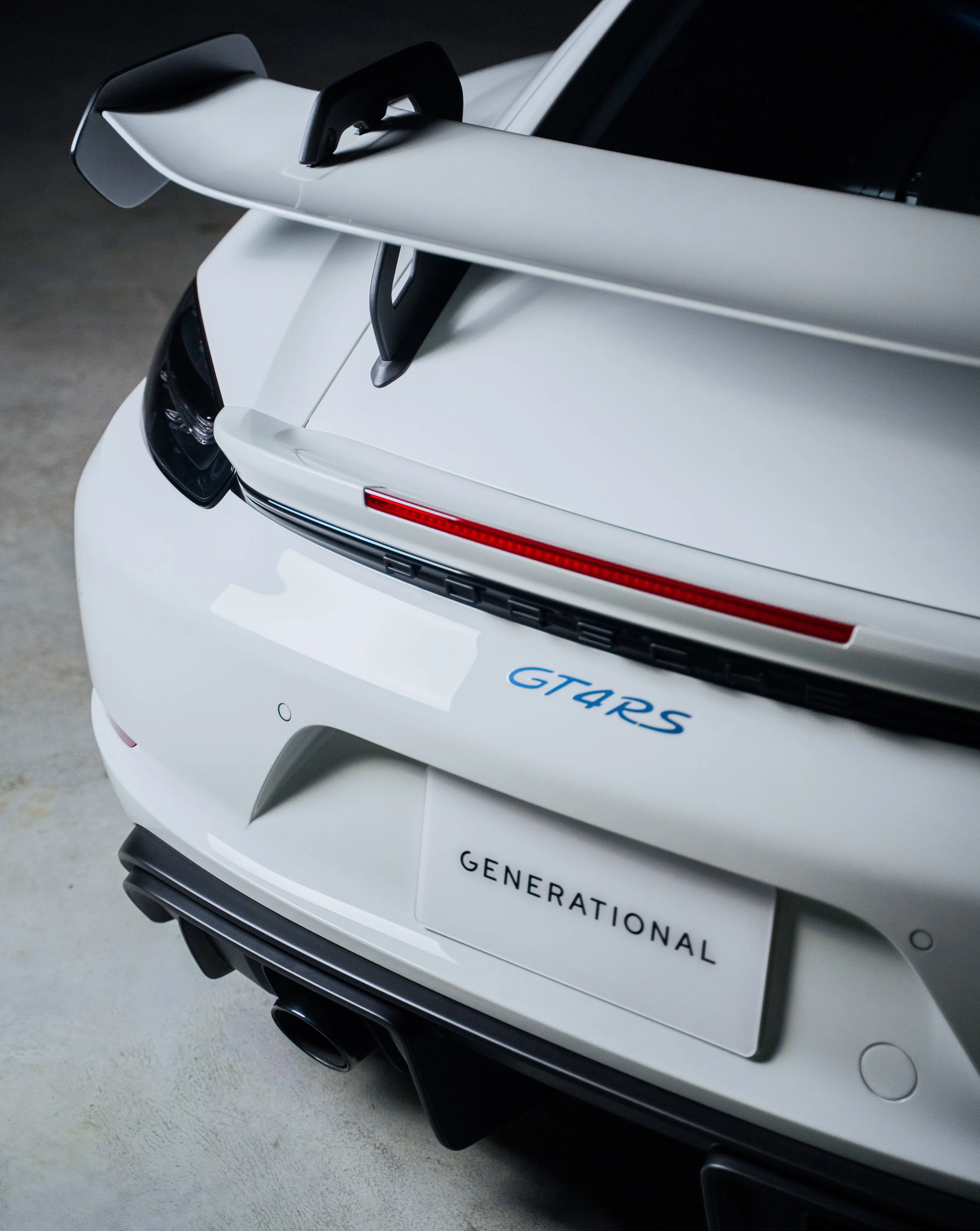 Porsche 718 Cayman GT4 RS - view 6